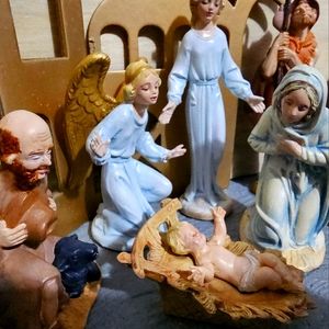 Vintage 1950's Nativity Set - 24 Piece Ceramic